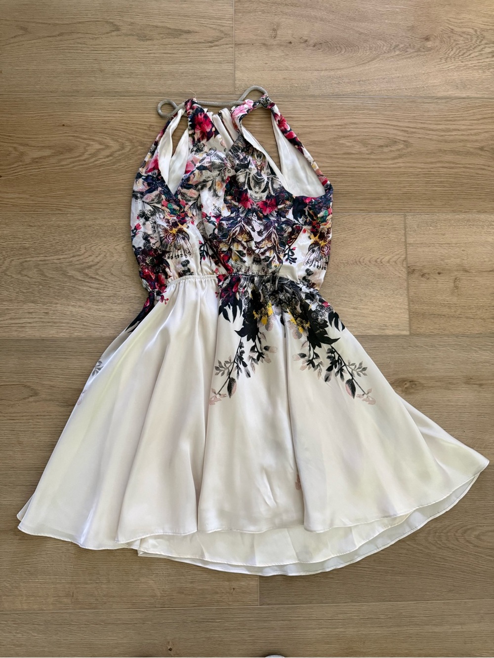 Bebe Floral Keyhole Halter midi Dress NWT Size Small